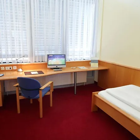 Commundo Tagungshotel Otel 3*